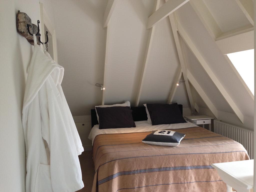 Room One-Twenty-One ナールデン 部屋 写真